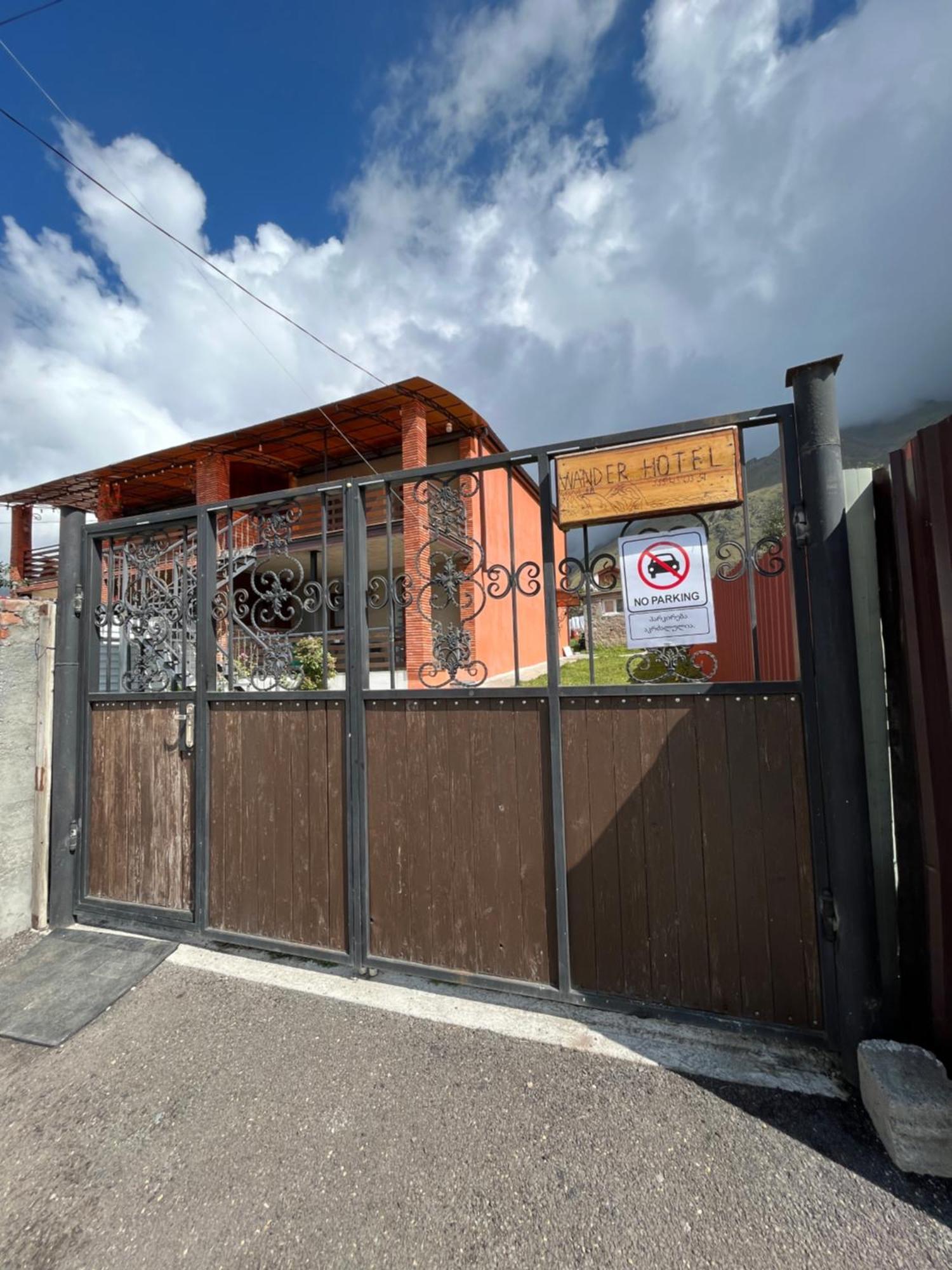 Wander Kazbegi Hotel Exterior photo